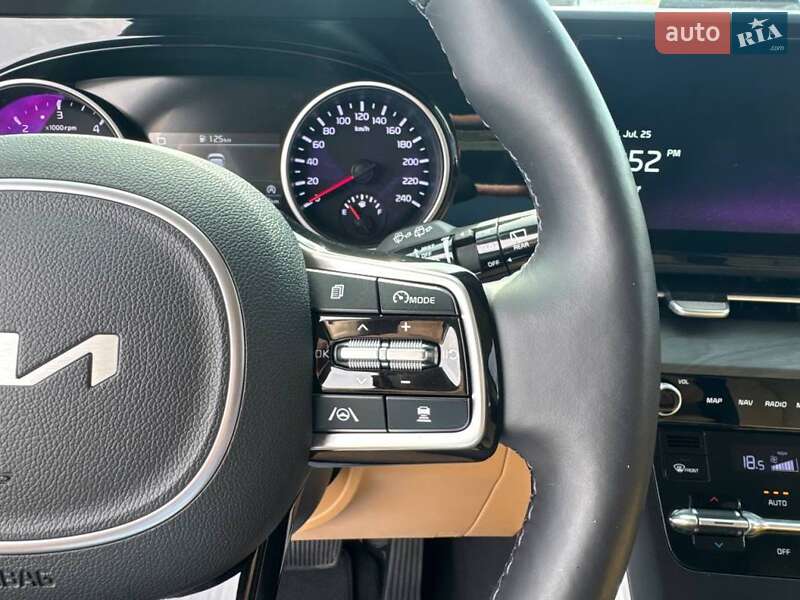 Мінівен Kia Carnival 2021 в Києві