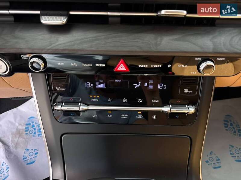 Мінівен Kia Carnival 2021 в Києві