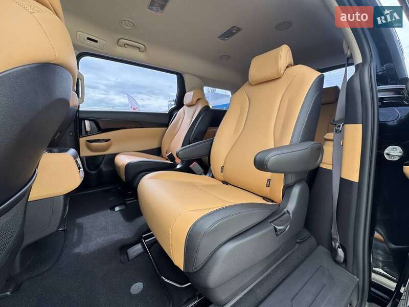Мінівен Kia Carnival 2021 в Києві