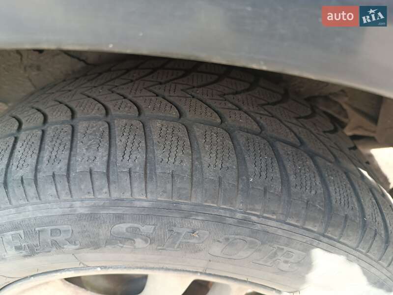 Мінівен Kia Carnival 2003 в Харкові