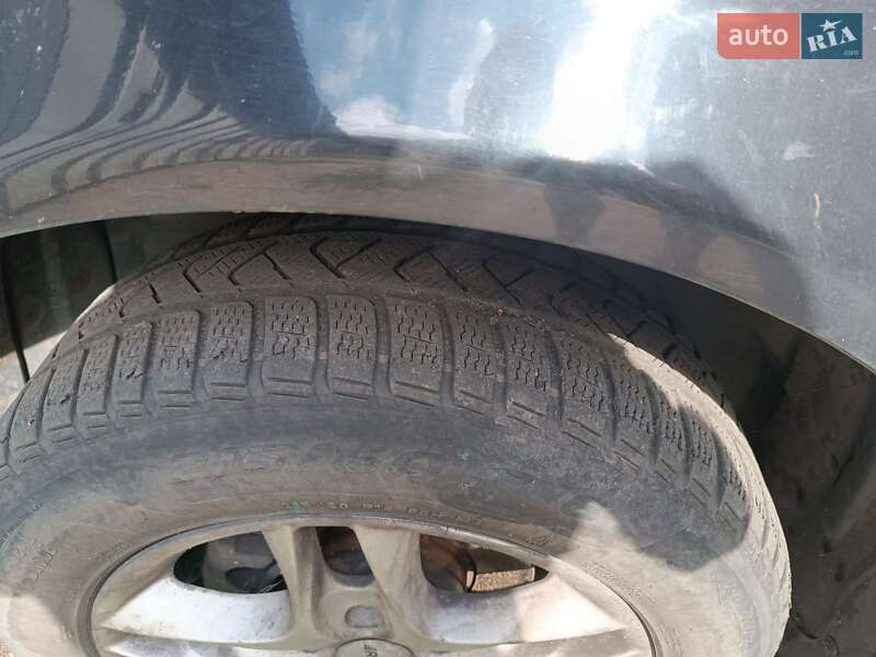 Мінівен Kia Carnival 2003 в Харкові