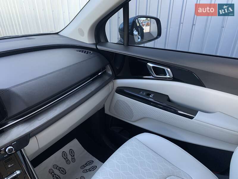 Мінівен Kia Carnival 2021 в Львові