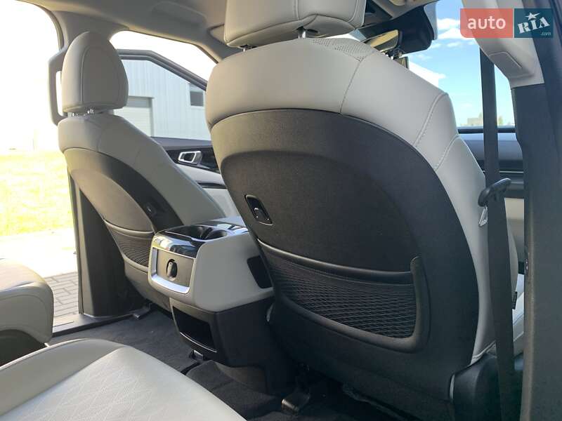 Мінівен Kia Carnival 2021 в Львові