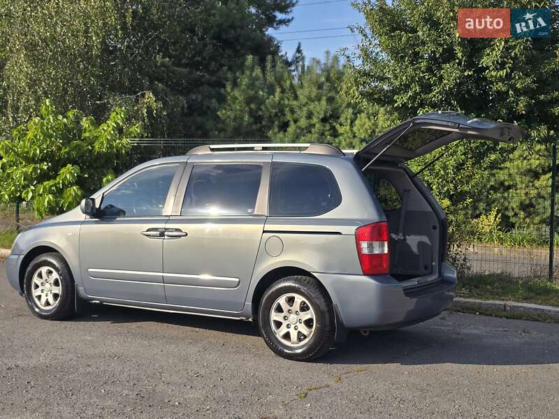 Минивэн Kia Carnival 2008 в Хмельницком