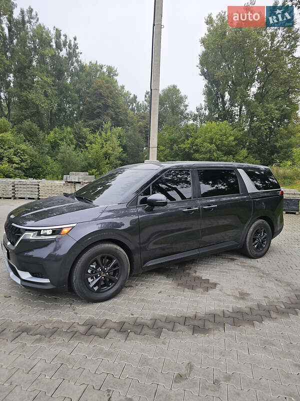 Мінівен Kia Carnival 2023 в Трускавці