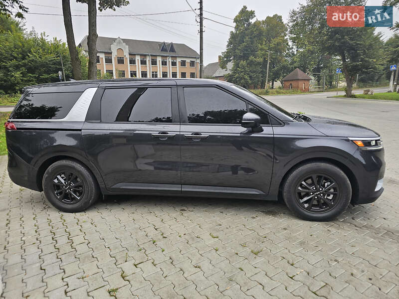 Мінівен Kia Carnival 2023 в Трускавці