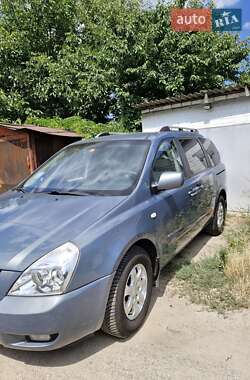 Мінівен Kia Carnival 2008 в Запоріжжі