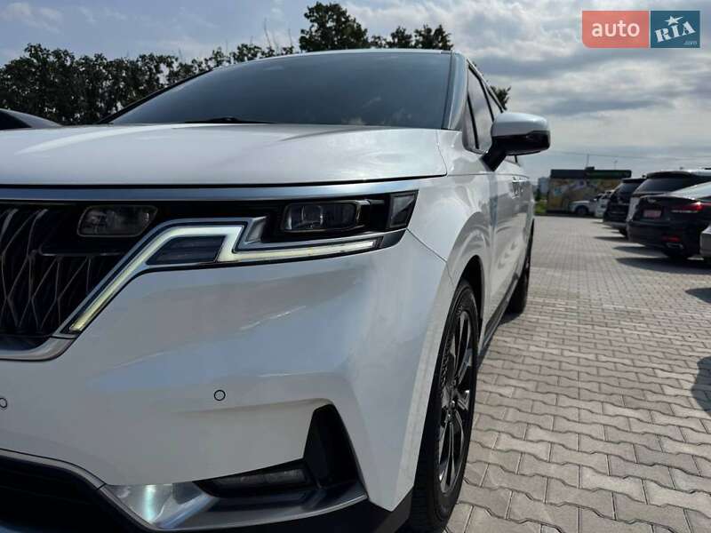 Минивэн Kia Carnival 2021 в Киеве