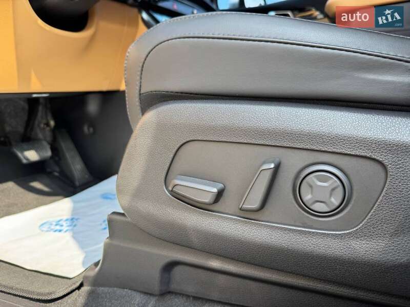 Минивэн Kia Carnival 2021 в Киеве