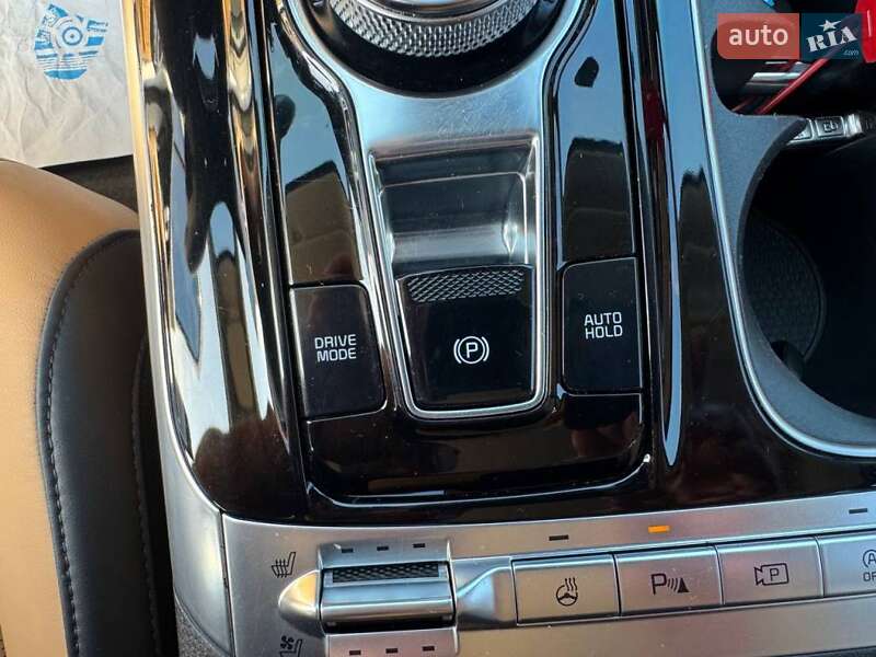 Минивэн Kia Carnival 2021 в Киеве