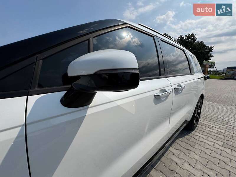 Минивэн Kia Carnival 2021 в Киеве