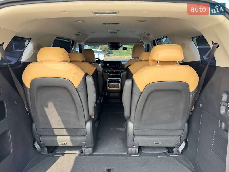 Минивэн Kia Carnival 2021 в Киеве