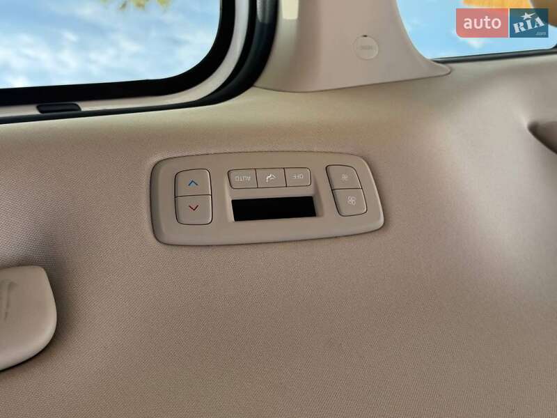 Мінівен Kia Carnival 2021 в Києві фото 23 Мінівен Kia Carnival 2021 в Києві