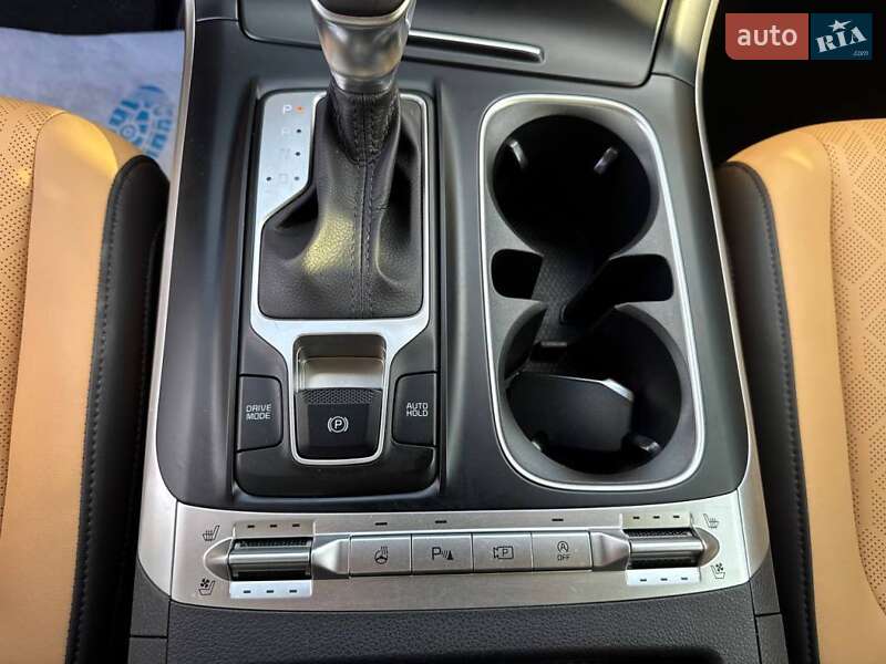 Мінівен Kia Carnival 2021 в Києві фото 22 Мінівен Kia Carnival 2021 в Києві