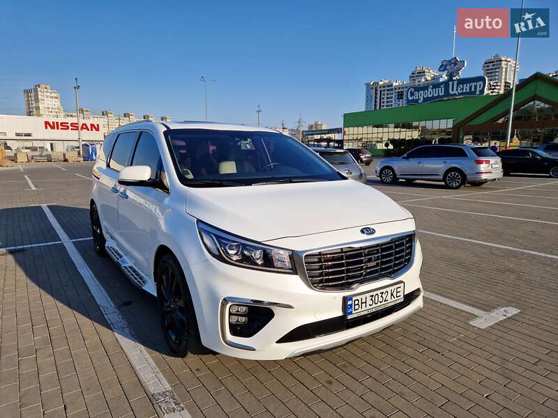 Минивэн Kia Carnival 2018 в Одессе