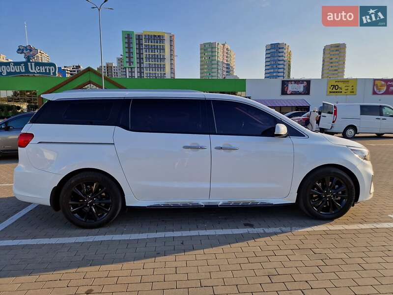 Минивэн Kia Carnival 2018 в Одессе