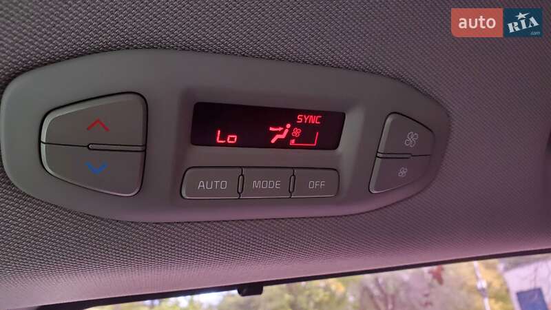 Мінівен Kia Carnival 2015 в Одесі фото 6 Мінівен Kia Carnival 2015 в Одесі