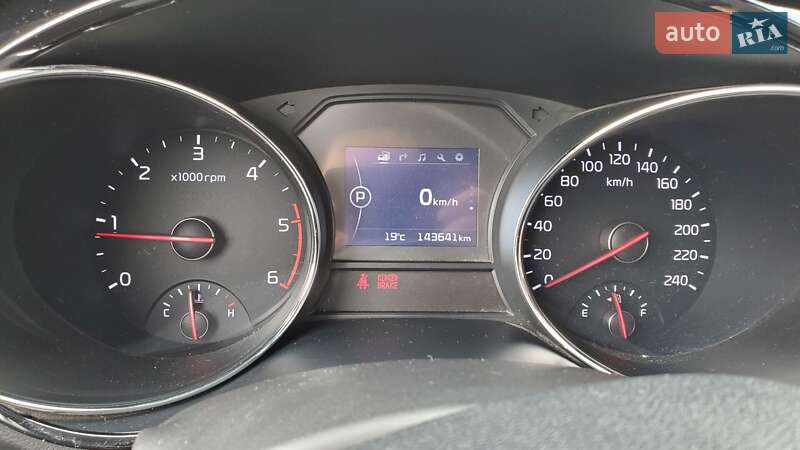 Мінівен Kia Carnival 2015 в Одесі фото 14 Мінівен Kia Carnival 2015 в Одесі