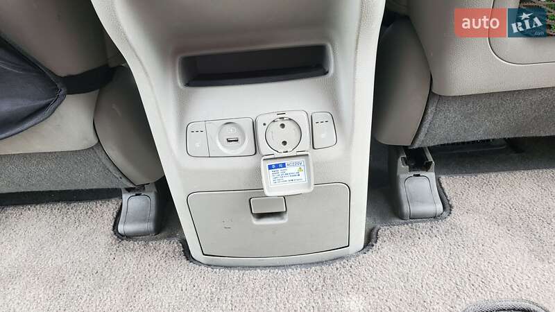 Мінівен Kia Carnival 2015 в Одесі фото 28 Мінівен Kia Carnival 2015 в Одесі