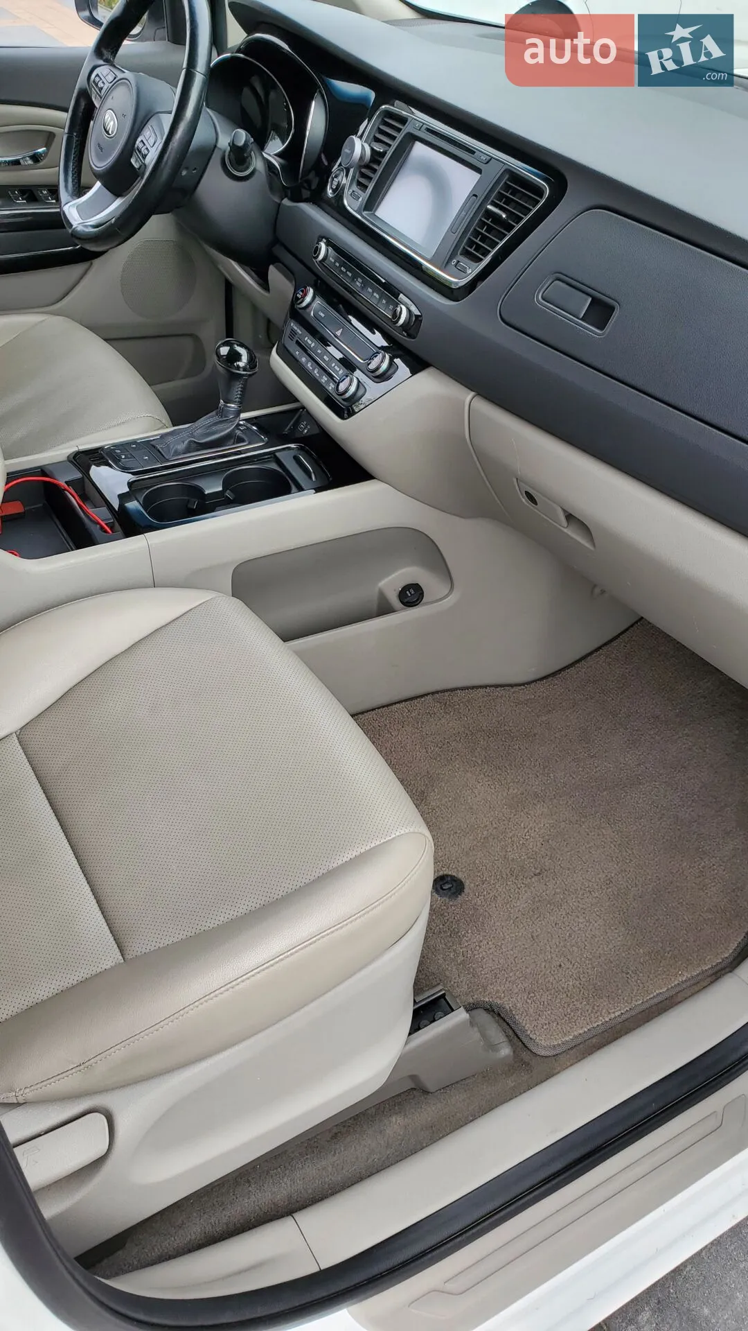 2015 Kia Carnival - мініатюра 42