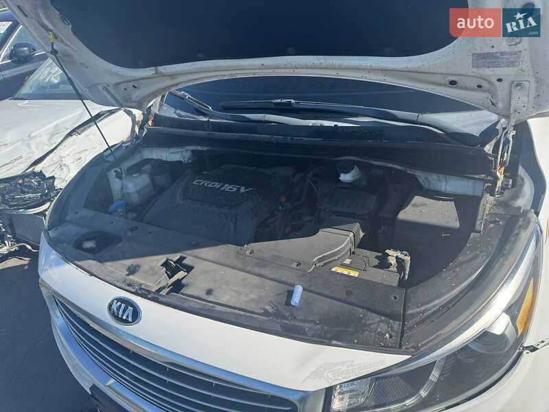 Минивэн Kia Carnival 2017 в Львове