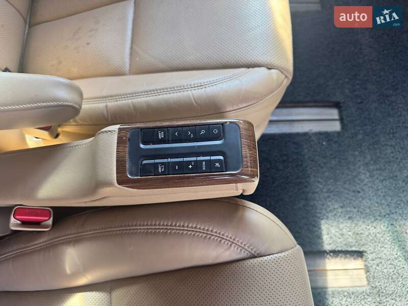 Минивэн Kia Carnival 2017 в Львове