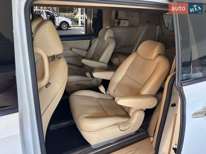 Мінівен Kia Carnival 2020 в Одесі