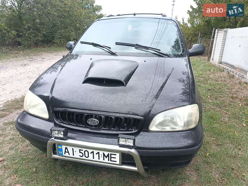 Kia Carnival 2000