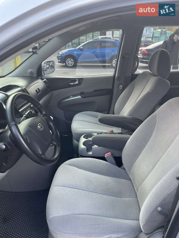 Минивэн Kia Carnival 2008 в Днепре фото 10 Минивэн Kia Carnival 2008 в Днепре