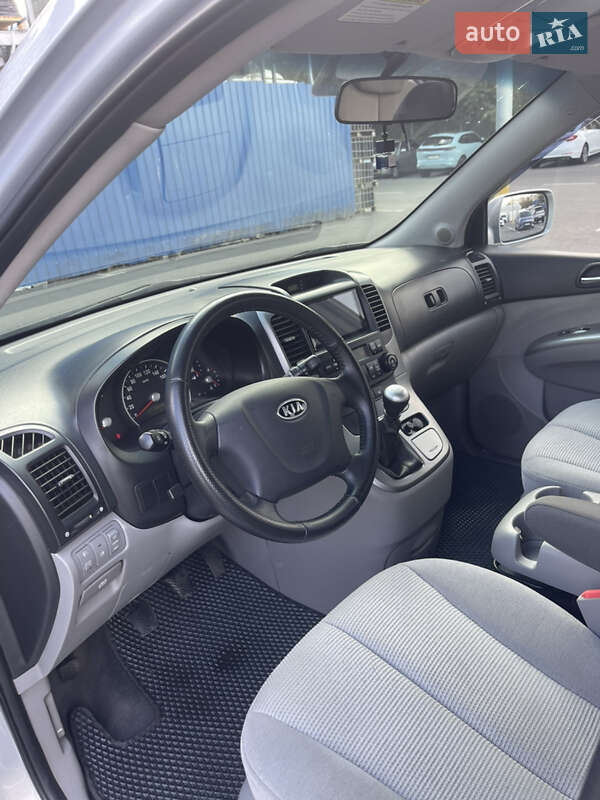 Минивэн Kia Carnival 2008 в Днепре фото 11 Минивэн Kia Carnival 2008 в Днепре