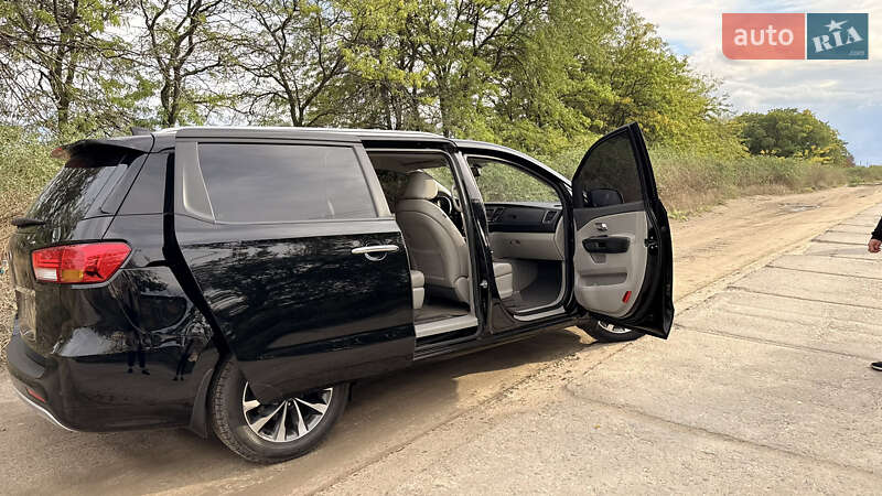 Мінівен Kia Carnival 2017 в Білгороді-Дністровському фото 8 Мінівен Kia Carnival 2017 в Білгороді-Дністровському