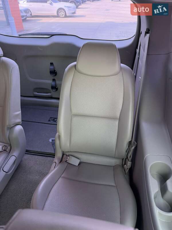 Мінівен Kia Carnival 2015 в Хмельницькому