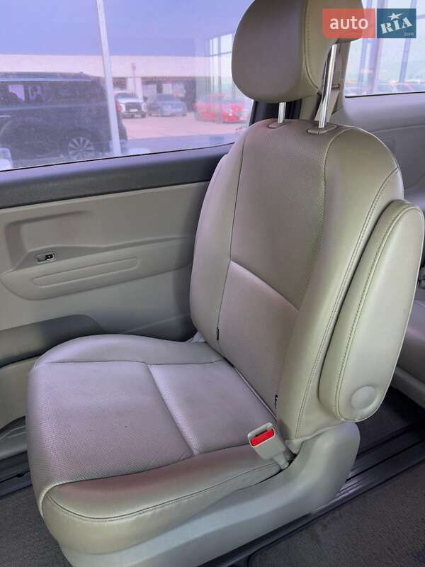 Мінівен Kia Carnival 2015 в Хмельницькому