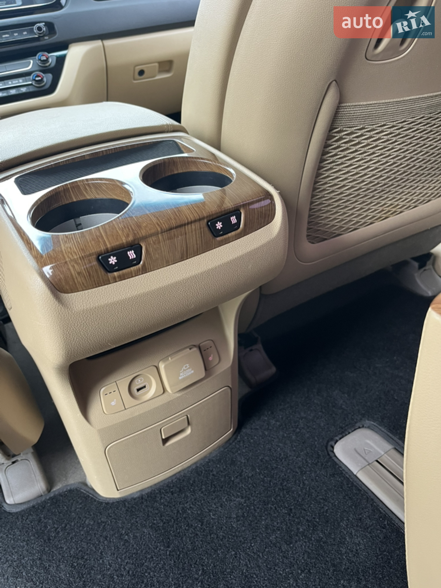 2016 Kia Carnival - мініатюра 12