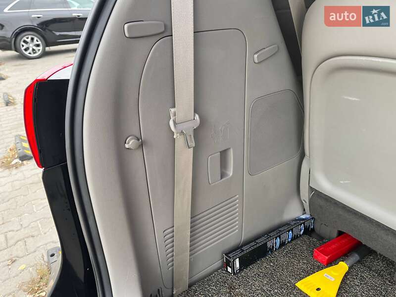 Мінівен Kia Carnival 2014 в Києві