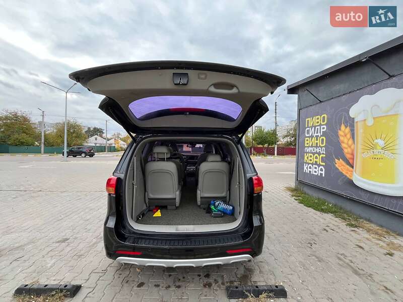 Мінівен Kia Carnival 2014 в Києві