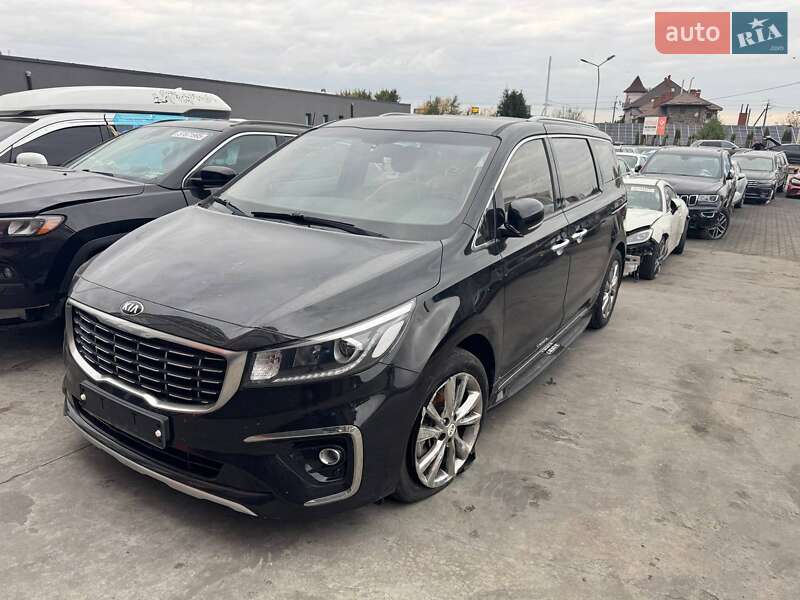 Минивэн Kia Carnival 2019 в Львове