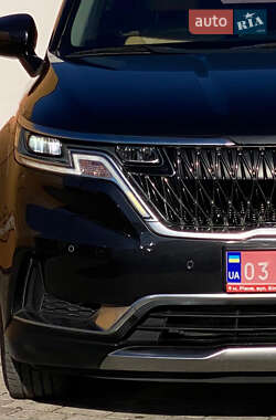 Минивэн Kia Carnival 2021 в 