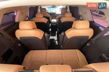 Минивэн Kia Carnival 2021 в 