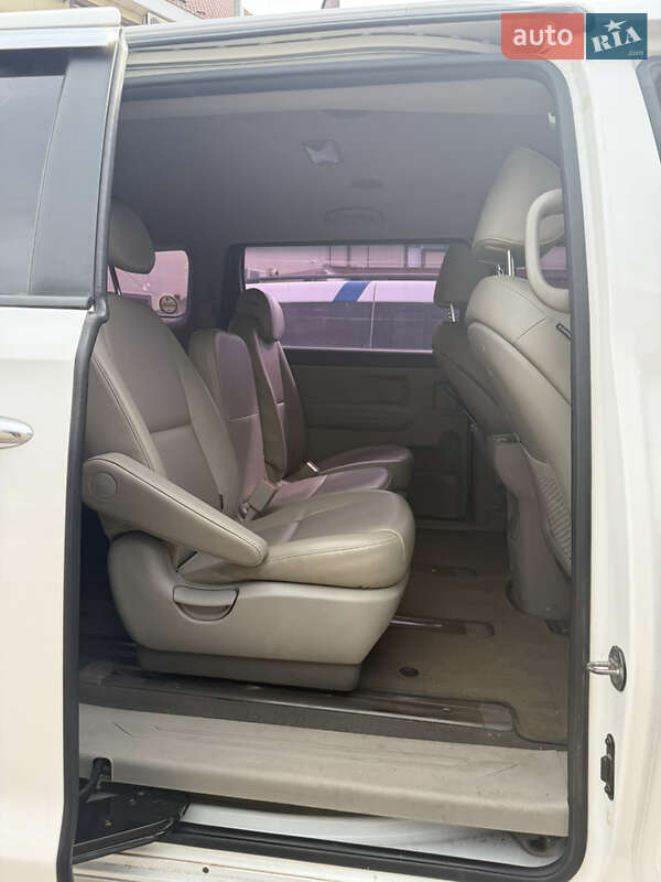 Минивэн Kia Carnival 2015 в Чопе фото 17 Минивэн Kia Carnival 2015 в Чопе