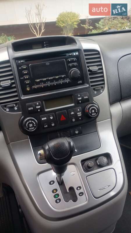 Минивэн Kia Carnival 2006 в Львове