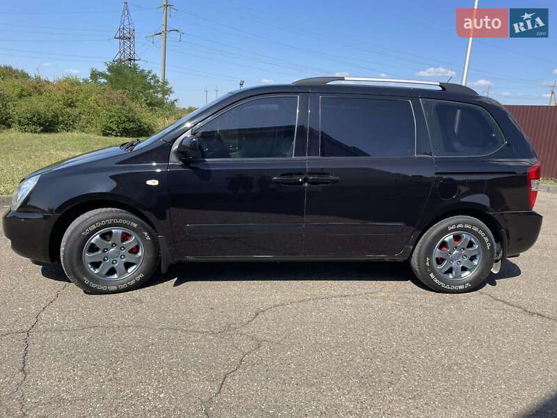 Минивэн Kia Carnival 2008 в Виноградове