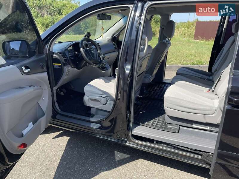 Минивэн Kia Carnival 2008 в Виноградове