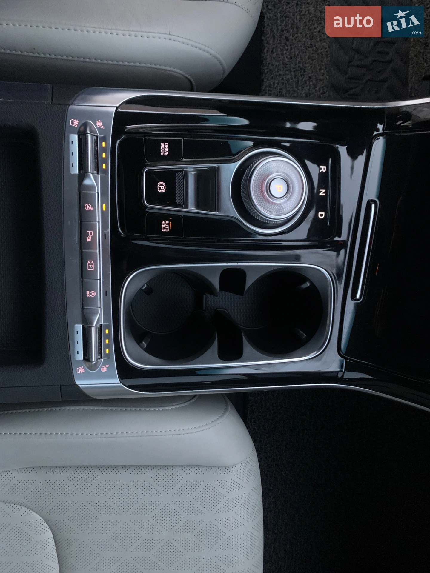2020 Kia Carnival - мініатюра 12