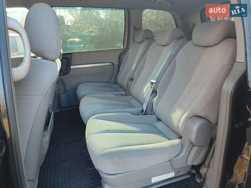 Минивэн Kia Carnival 2007 в Краматорске