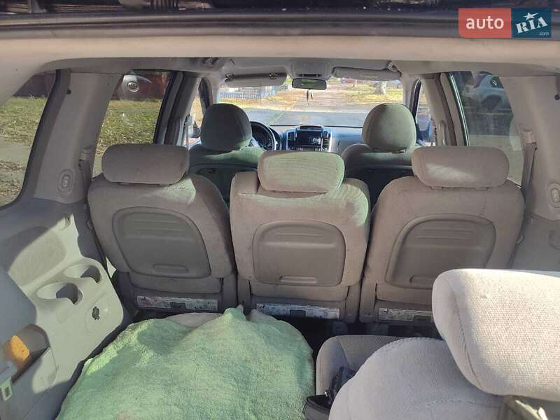 Минивэн Kia Carnival 2007 в Краматорске