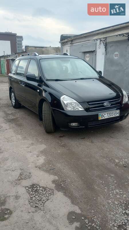 Минивэн Kia Carnival 2006 в Львове