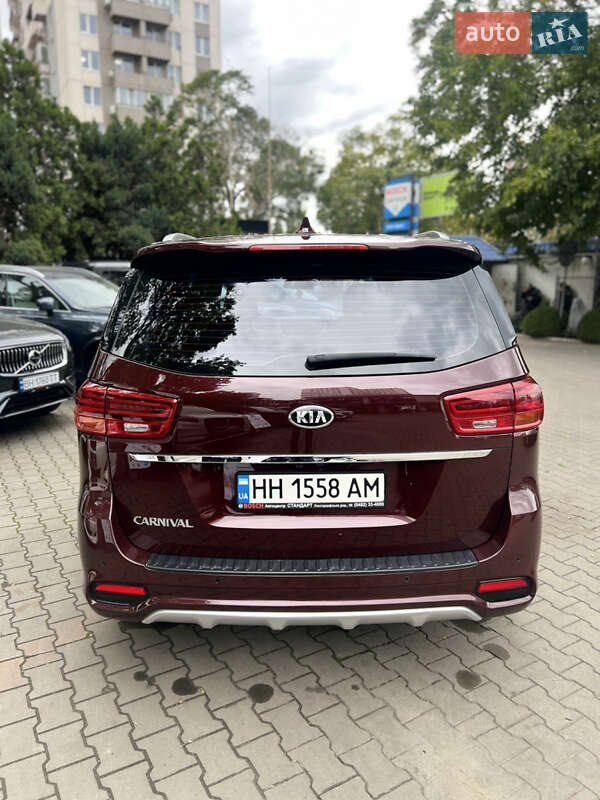 Мінівен Kia Carnival 2019 в Одесі
