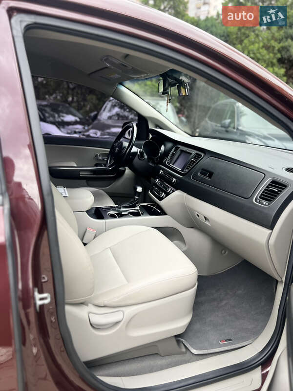 Мінівен Kia Carnival 2019 в Одесі