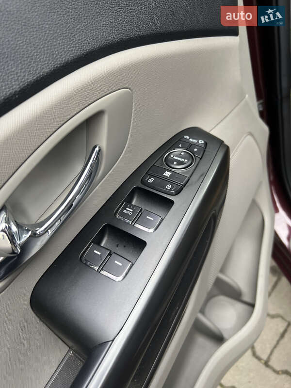 Мінівен Kia Carnival 2019 в Одесі